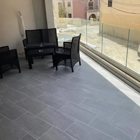Lovely And Huge 3 Bedroom With Free Park Apartment *