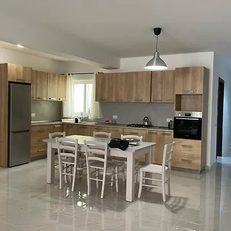 Lovely And Huge 3 Bedroom With Free Park * Tarxien