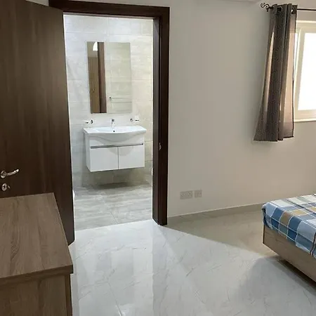 Lovely And Huge 3 Bedroom With Free Park * Tarxien
